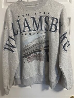 Abercrombie & Fitch Gray Williamsburg Brooklyn Graphic Sweatshirt Size Medium